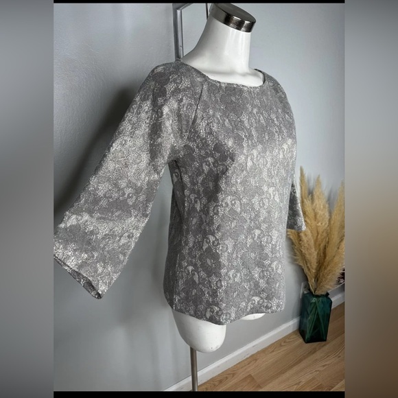 Banana Republic Tops - Banana Republic metallic bonded lace top M